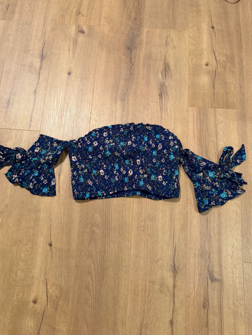 Xhilaration Navy Floral Off-Shoulder Crop Top with Tie Sleeves